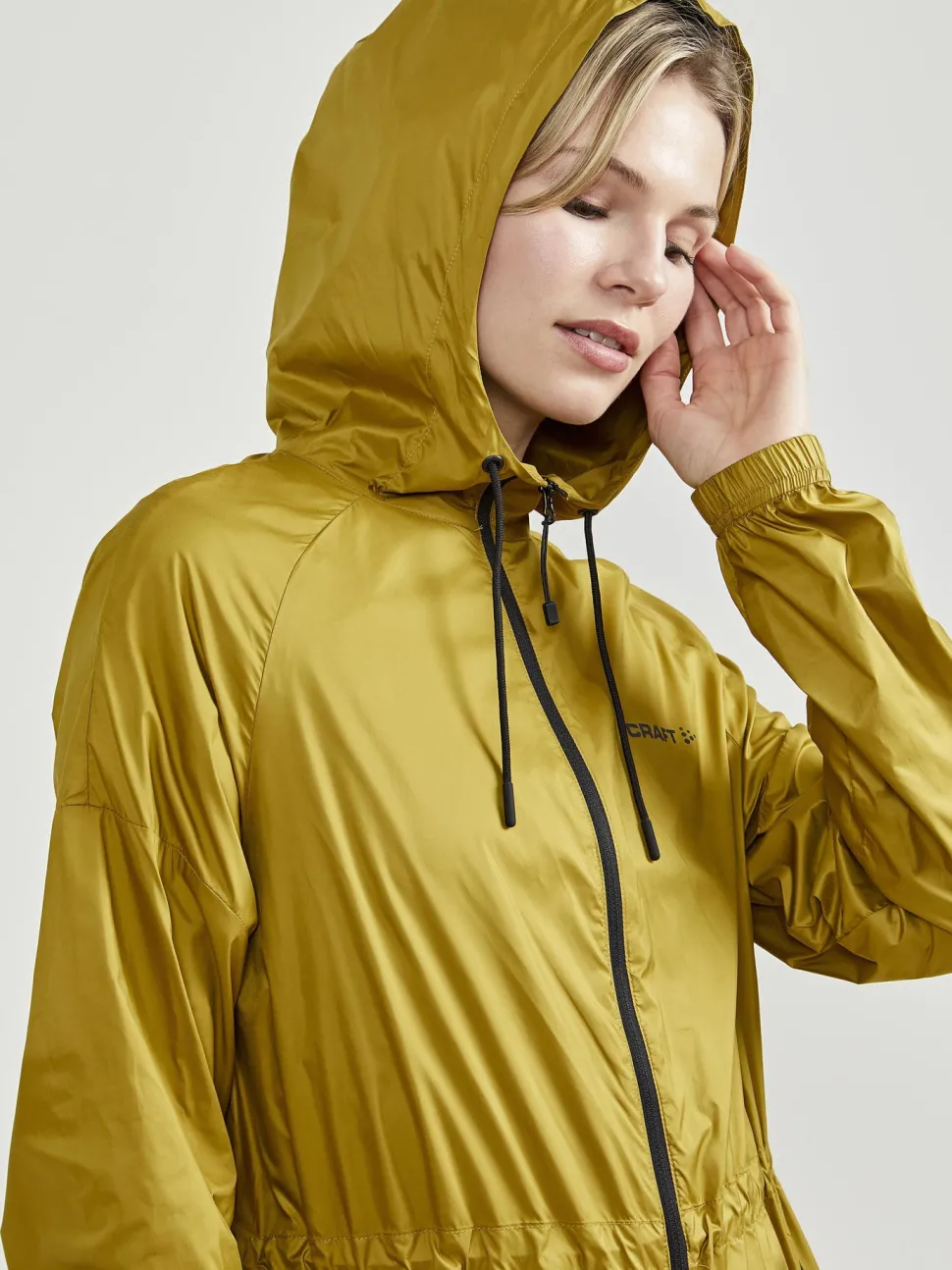 WOMEN'S ADV CHARGE TRAINING WIND JACKET