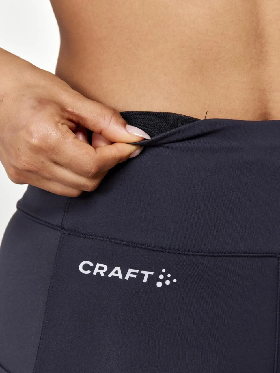 WOMEN'S ADV ESSENCE CAPRI TRAINING TIGHTS 2 - Black