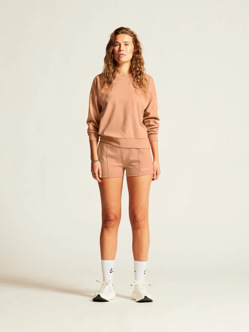 WOMEN'S ADV JOIN SWEATSHIRT - SYRUP