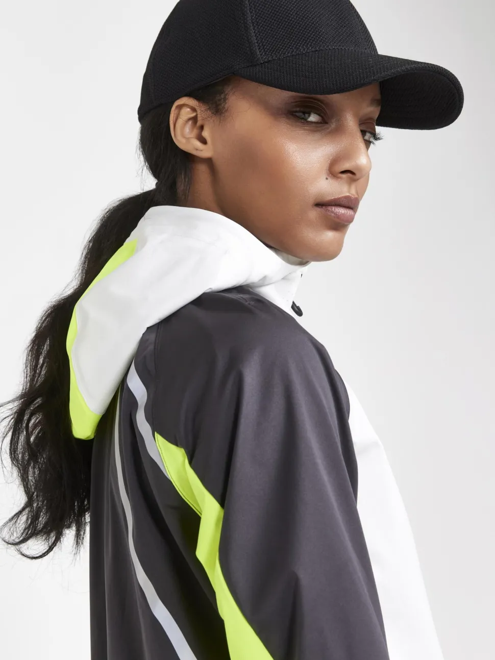 WOMEN'S PRO HYDRO LUMEN RUNNING JACKET 2