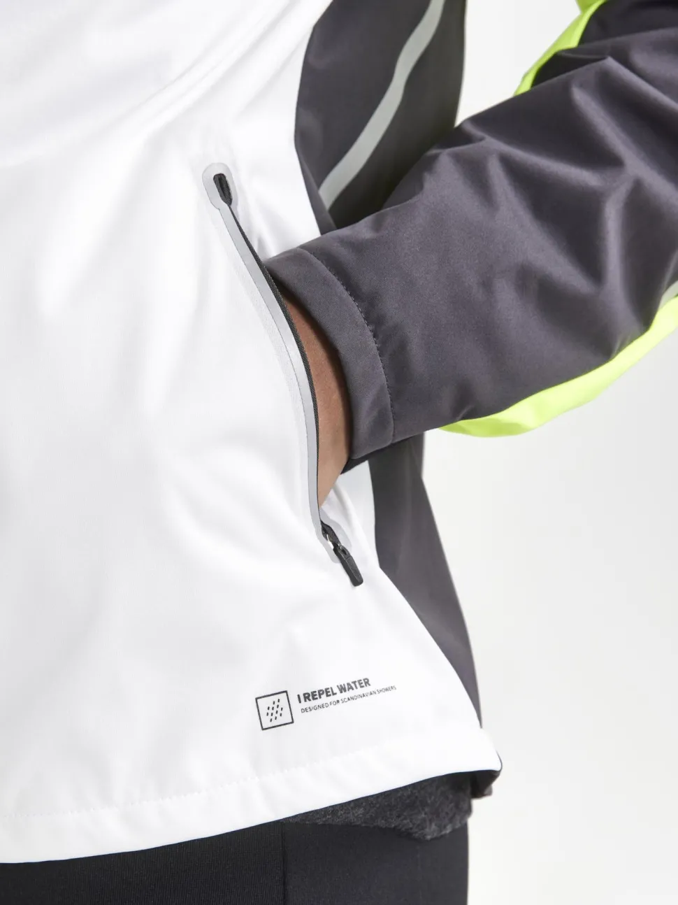 WOMEN'S PRO HYDRO LUMEN RUNNING JACKET 2